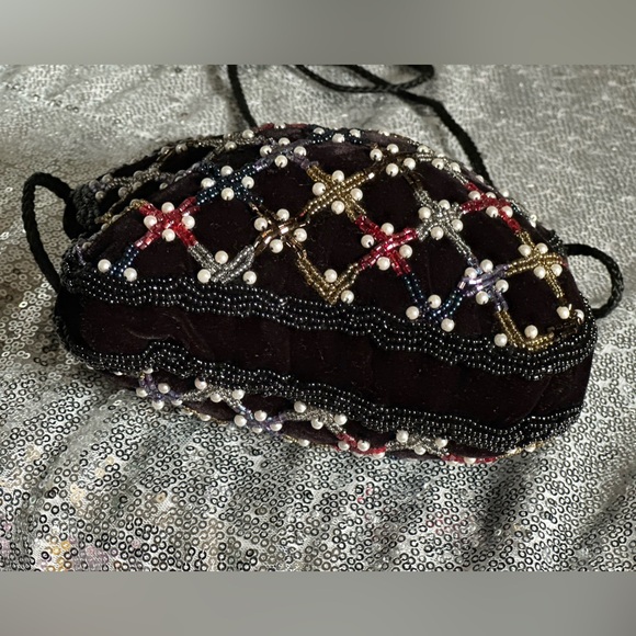 Black Beaded Crossbody Bag - Picture 7 of 16